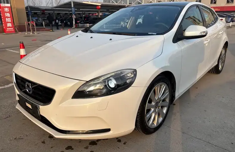 Volvo V40 2014 из Китая