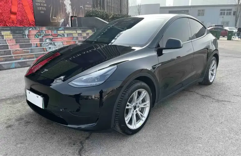 Tesla Model Y 2023 из Китая