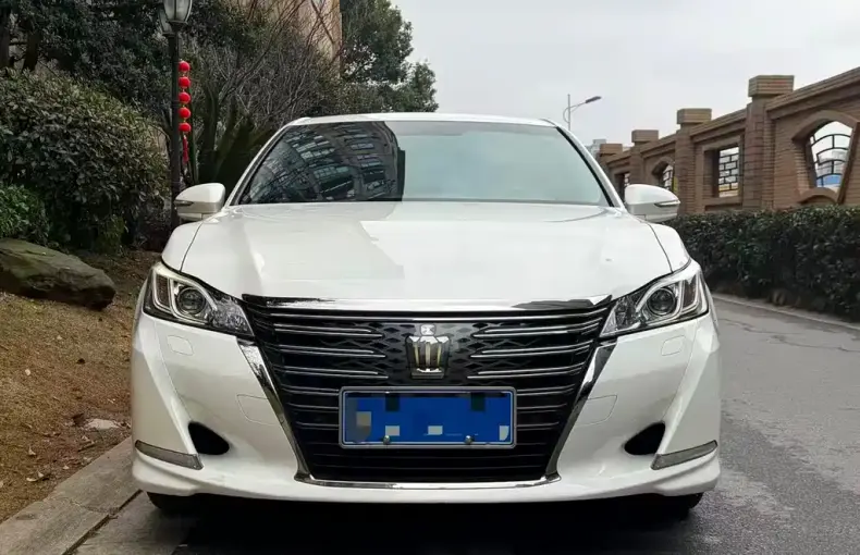 Toyota Crown 2018 из Китая