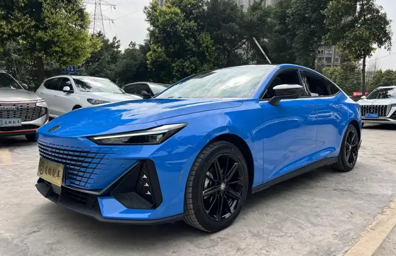 Changan UNI-V 2023 из Китая