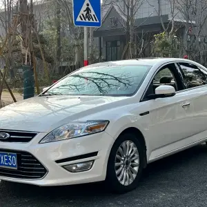 Ford Mondeo Zhisheng 2013 из Китая