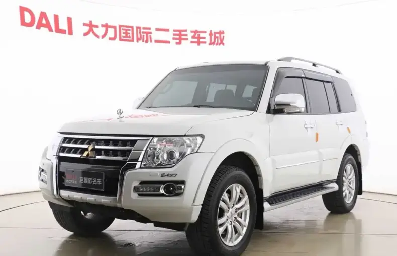 Mitsubishi Pajero (Import) 2020 из Китая