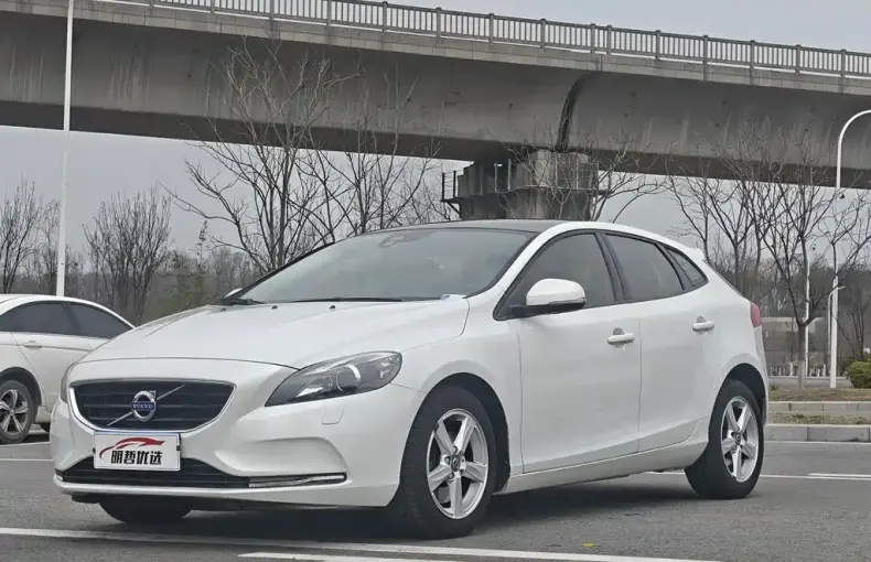 Volvo V40 2016 из Китая