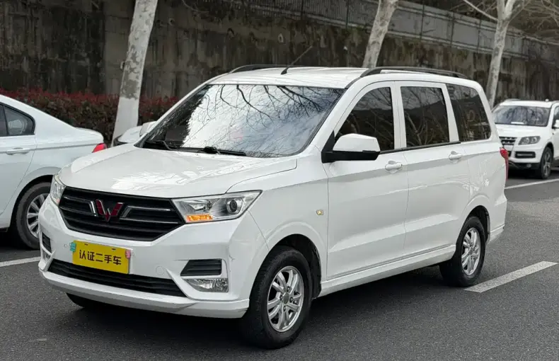Wuling Hongguang 2019 из Китая