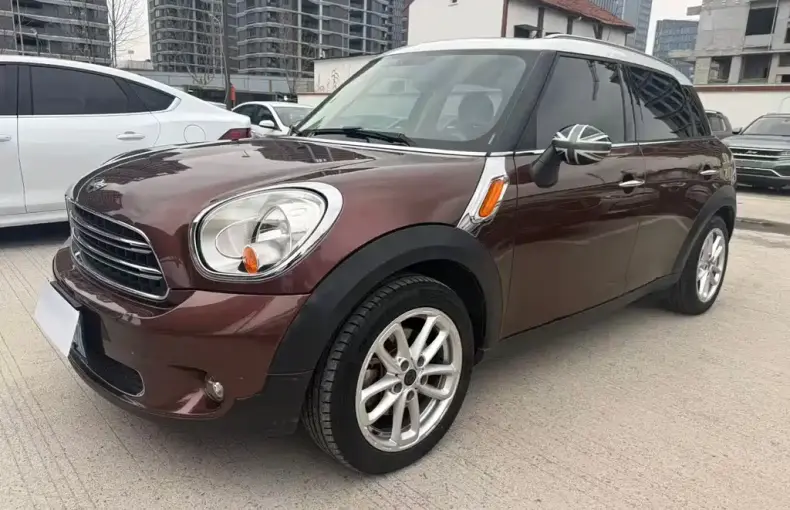 MINI Mini Countryman 2015 из Китая