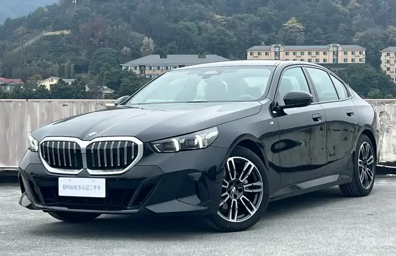 BMW 5 Series (Import) 2025 из Китая