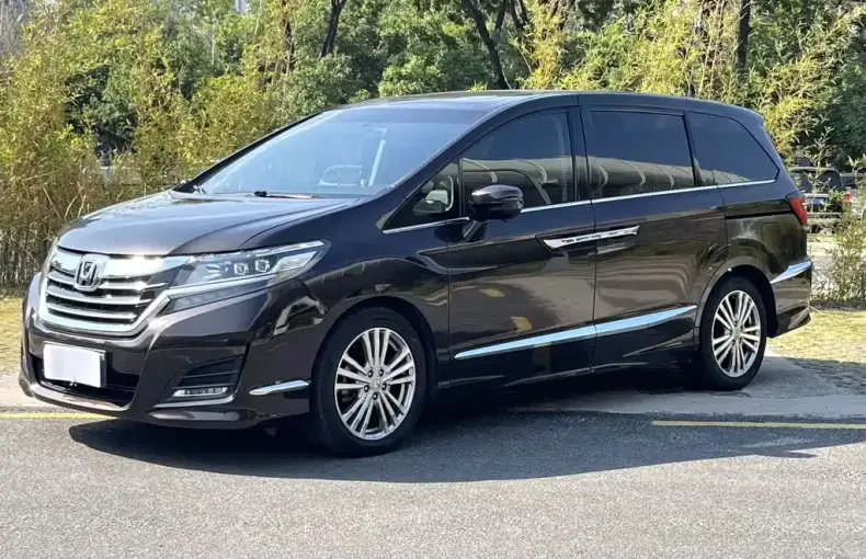 Honda Elysion 2018 из Китая