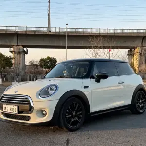 MINI Mini 2020 102 л.с. — лот 57838021 из Китая