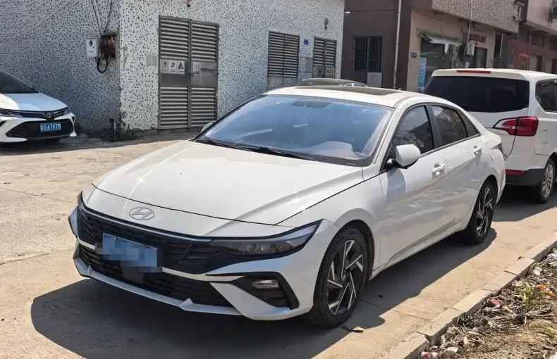 Hyundai Elantra 2025 из Китая