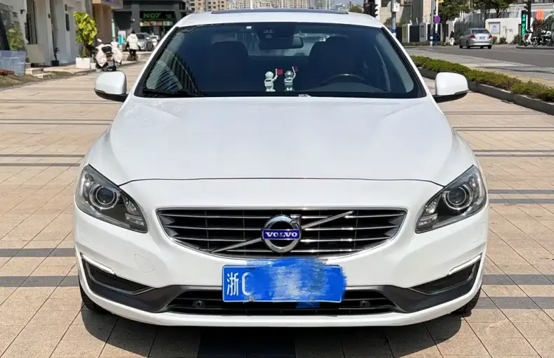 Volvo S60 2015 из Китая