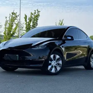 Tesla Model Y 2023 из Китая