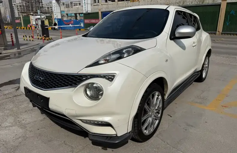 Infiniti ESQ 2015 из Китая