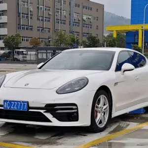 Porsche Panamera 2011 из Китая