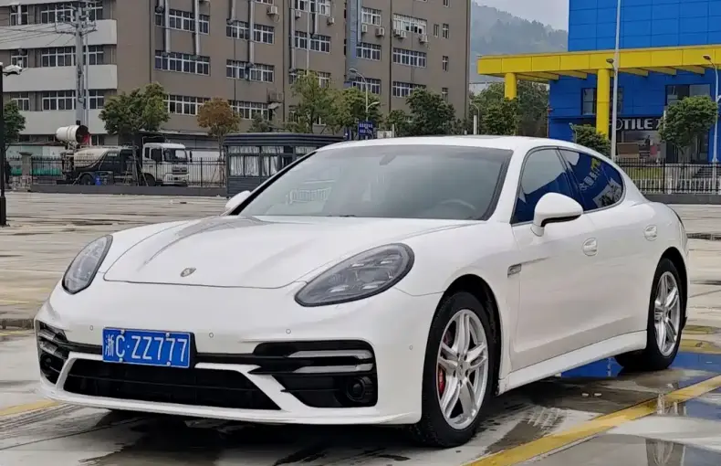 Porsche Panamera 2011 из Китая