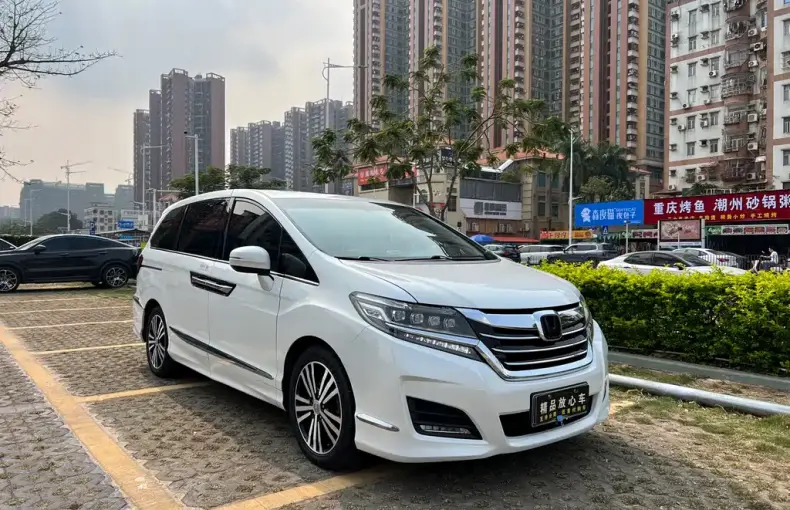 Honda Elysion 2018 из Китая