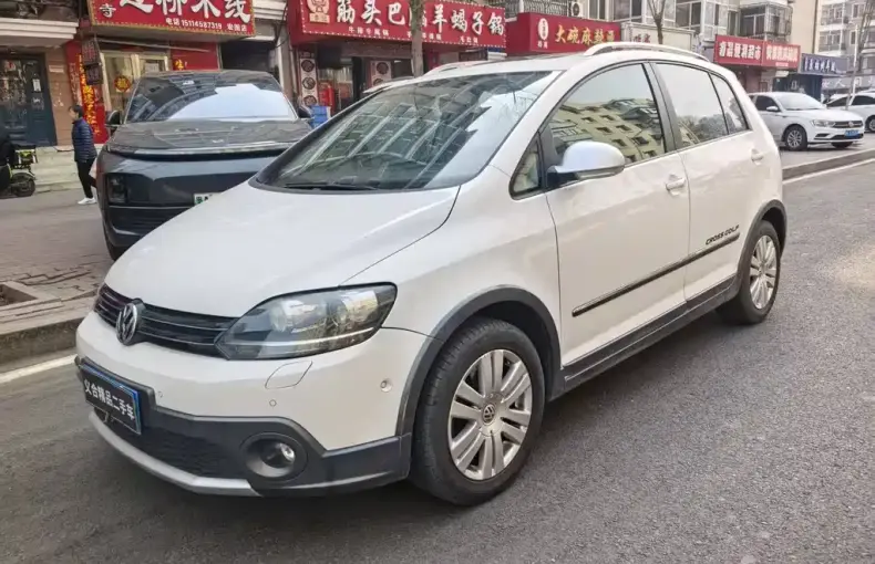 Volkswagen Golf (Import) 2013 из Китая