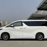 Toyota Alphard 2021 из Китая