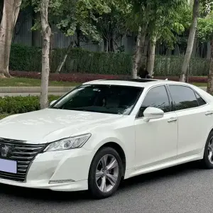 Toyota Crown 2016 из Китая