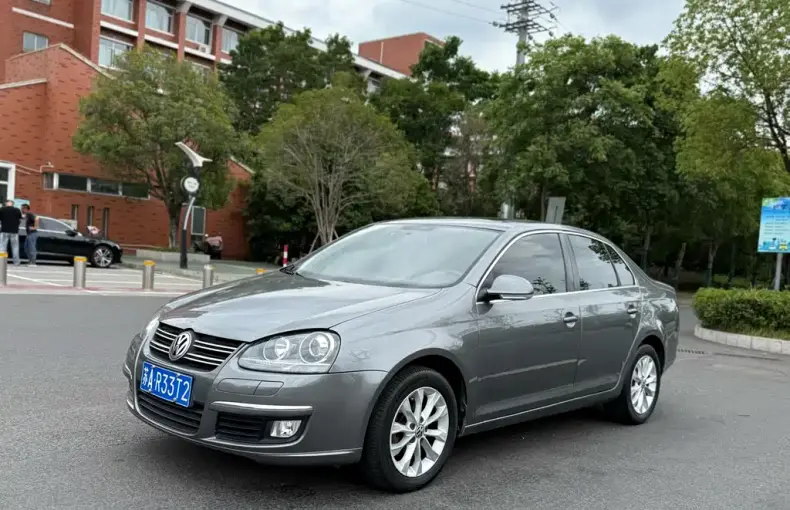 Volkswagen Sagitar 2011 из Китая