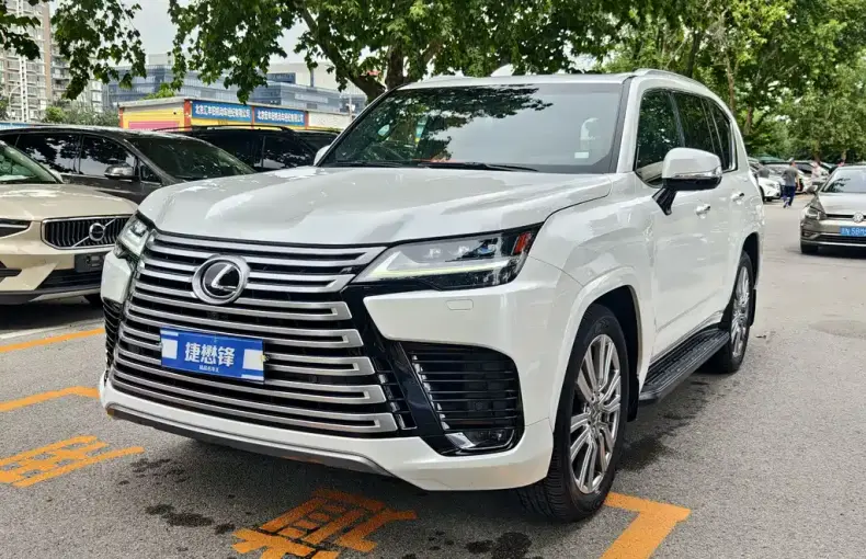Lexus LX 2023 из Китая