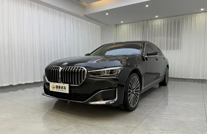 BMW 7 Series 2023 из Китая