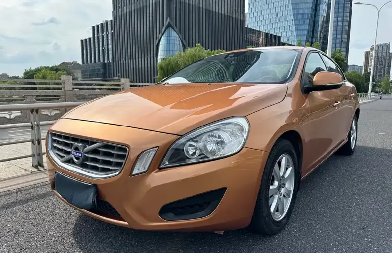 Volvo S60 (Import) 2012 из Китая