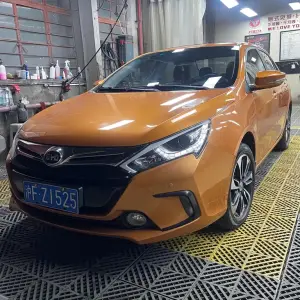 BYD Qin NEV 2015 из Китая