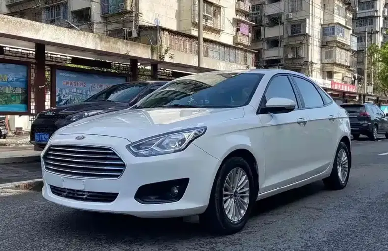 Ford Escort 2017 из Китая