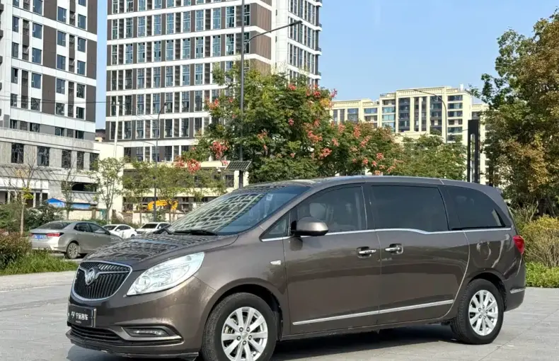 Buick GL8 2017 из Китая