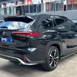 Toyota Crown Kluger 2023 из Китая