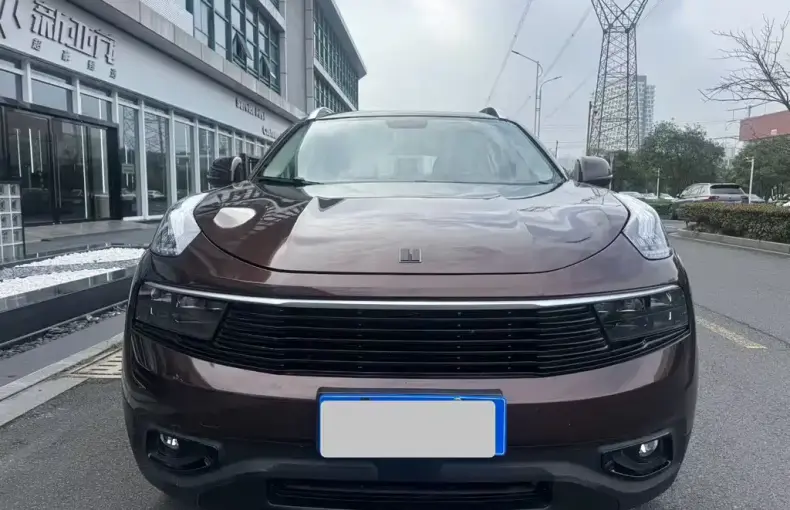 Lynk & Co 01 2018 из Китая
