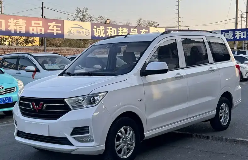 Wuling Hongguang 2019 из Китая