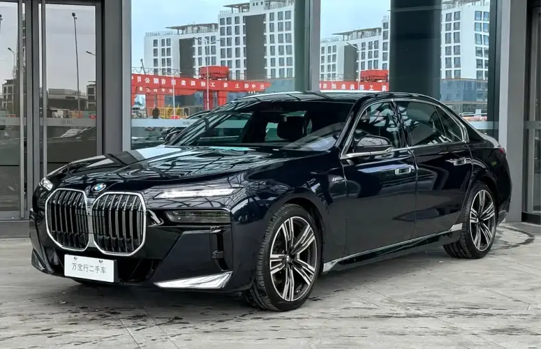 BMW 7 Series 2025 из Китая