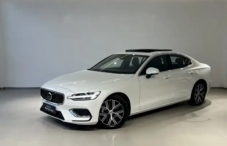 Volvo S60 2025 из Китая