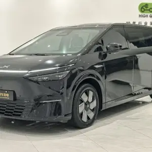 XPeng X9 2024 из Китая