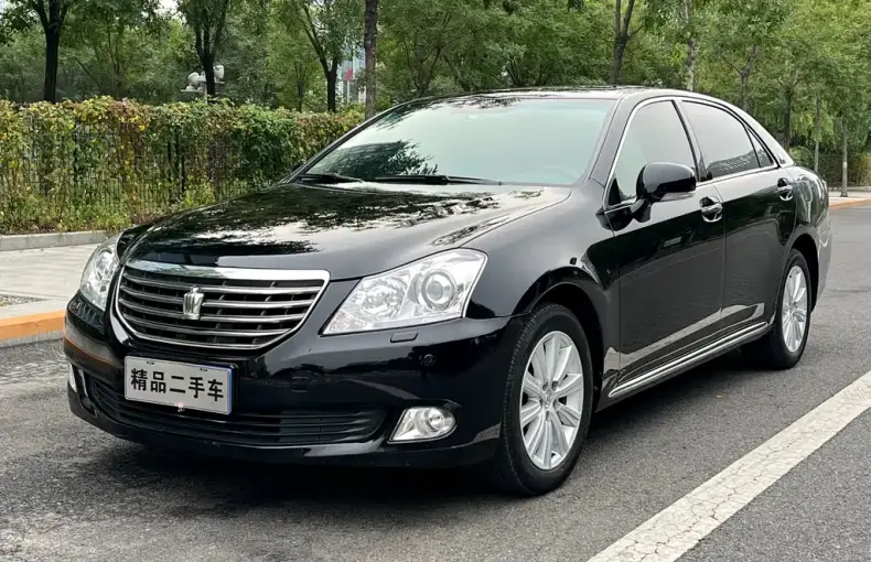 Toyota Crown 2012 из Китая