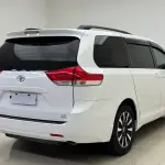 Toyota Sienna 2015 269 л.с. из Китая