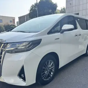 Toyota Alphard 2023 из Китая