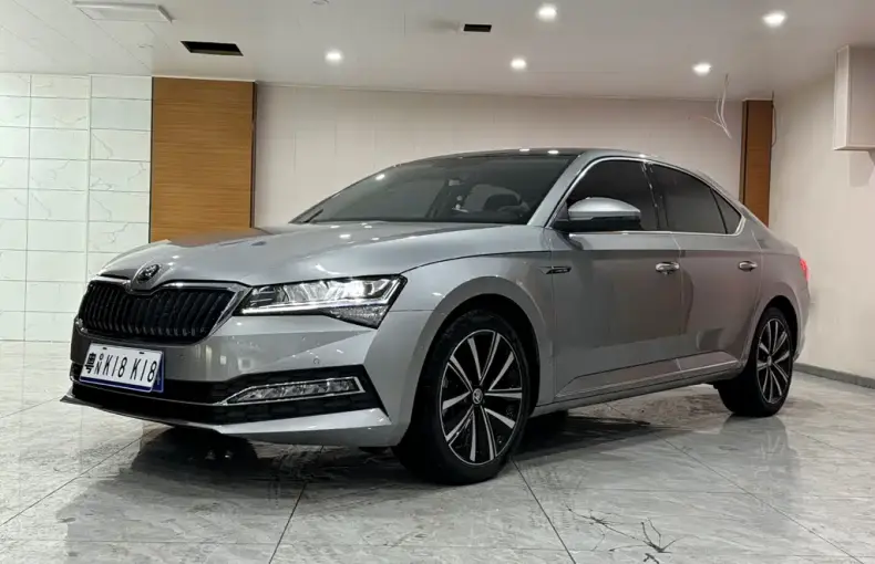 Skoda Superb 2023 из Китая