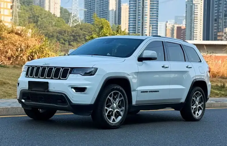 Jeep Grand Cherokee (Import) 2023 из Китая