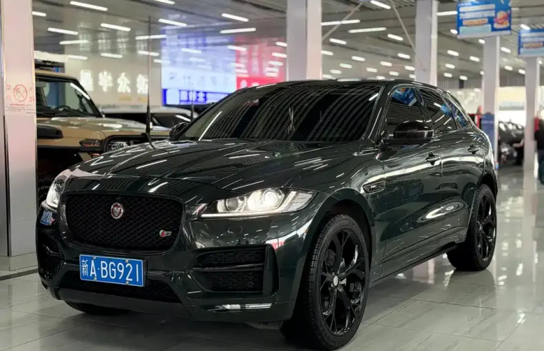 Jaguar F-PACE 2017 из Китая