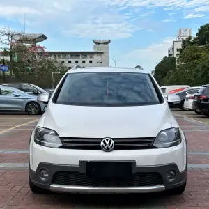 Volkswagen Golf (Import) 2011 из Китая