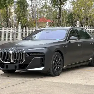 BMW i7 2023 из Китая