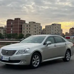 Toyota Crown 2010 из Китая