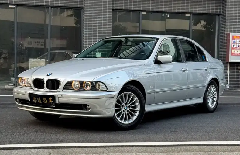 BMW 5 Series (Import) 2002 из Китая