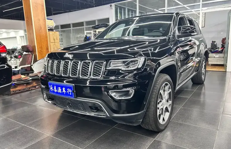 Jeep Grand Cherokee (Import) 2022 из Китая