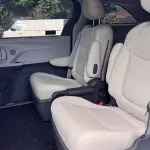 Toyota Sienna 2023 246 л.с. из Китая