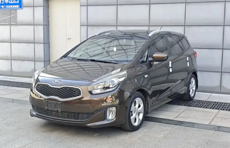 Kia Carens 2015 из Китая