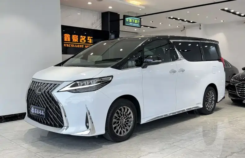 Lexus LM 2022 из Китая