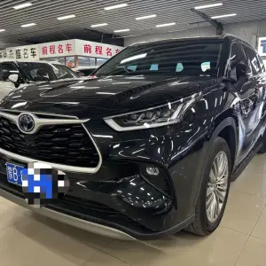 Toyota Highlander 2024 246 л.с. из Китая